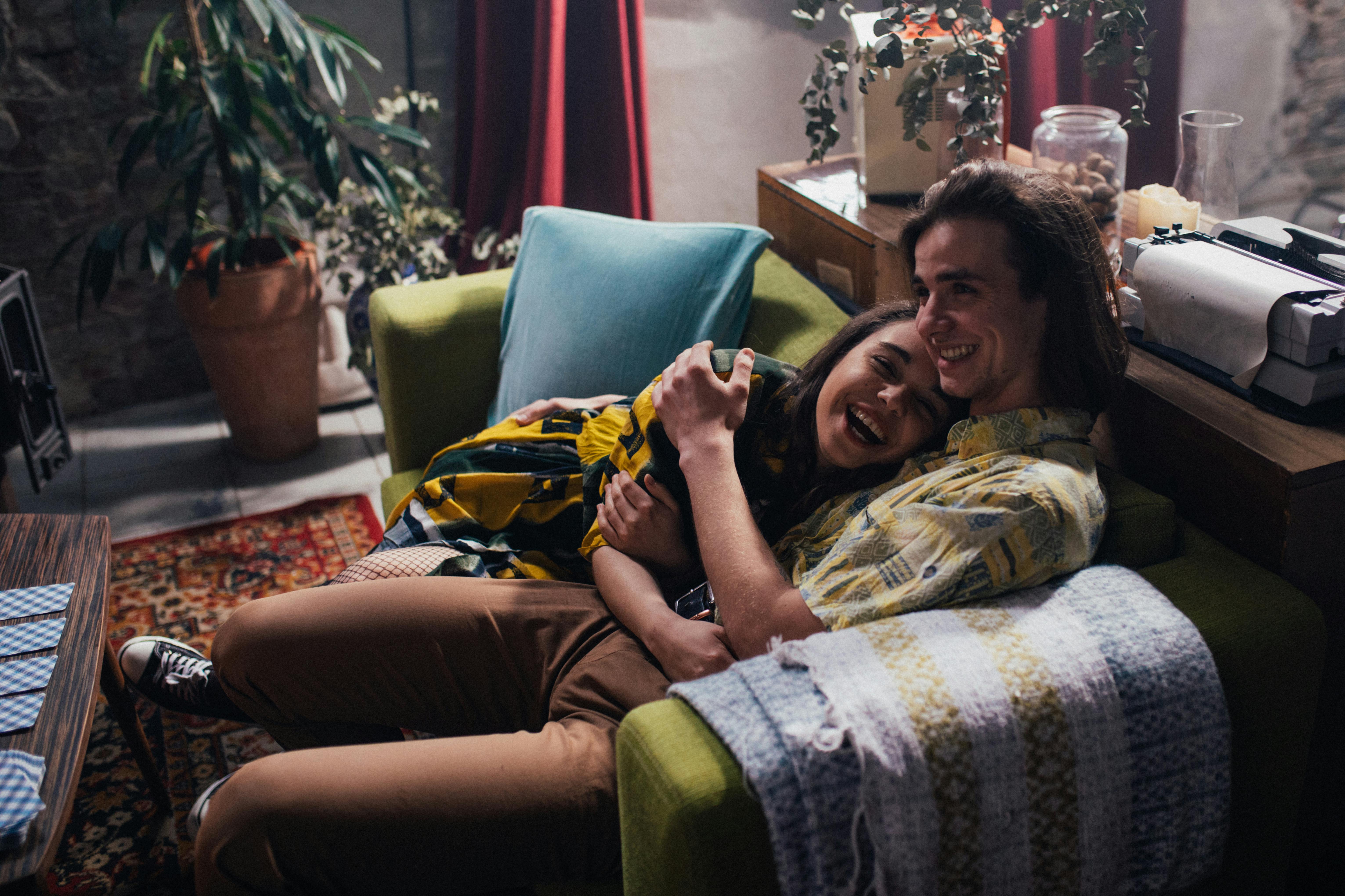 5 Signs Your Attachment Style Is Sabotaging Your Relationship